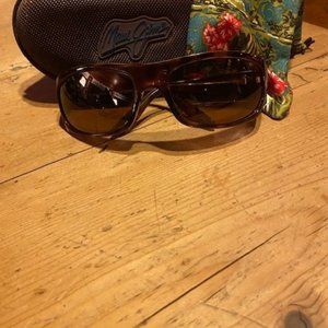 Maui Jim Surf Rider Polarized Wrap Sunglasses--Like New